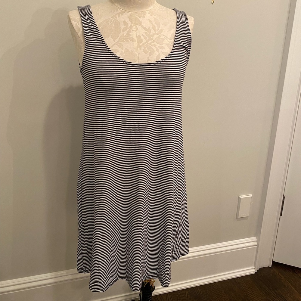 A&F Scoop Neck Dress​​ - Picture 2 of 4
